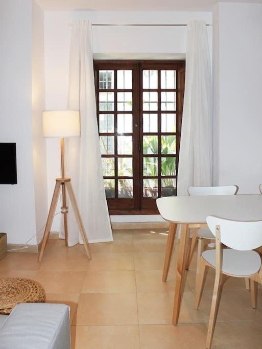 Fancy Apartment In A Historic House, Chiclana City Center By C. Dreams شيكلانا دي لا فرونتيرا المظهر الخارجي الصورة